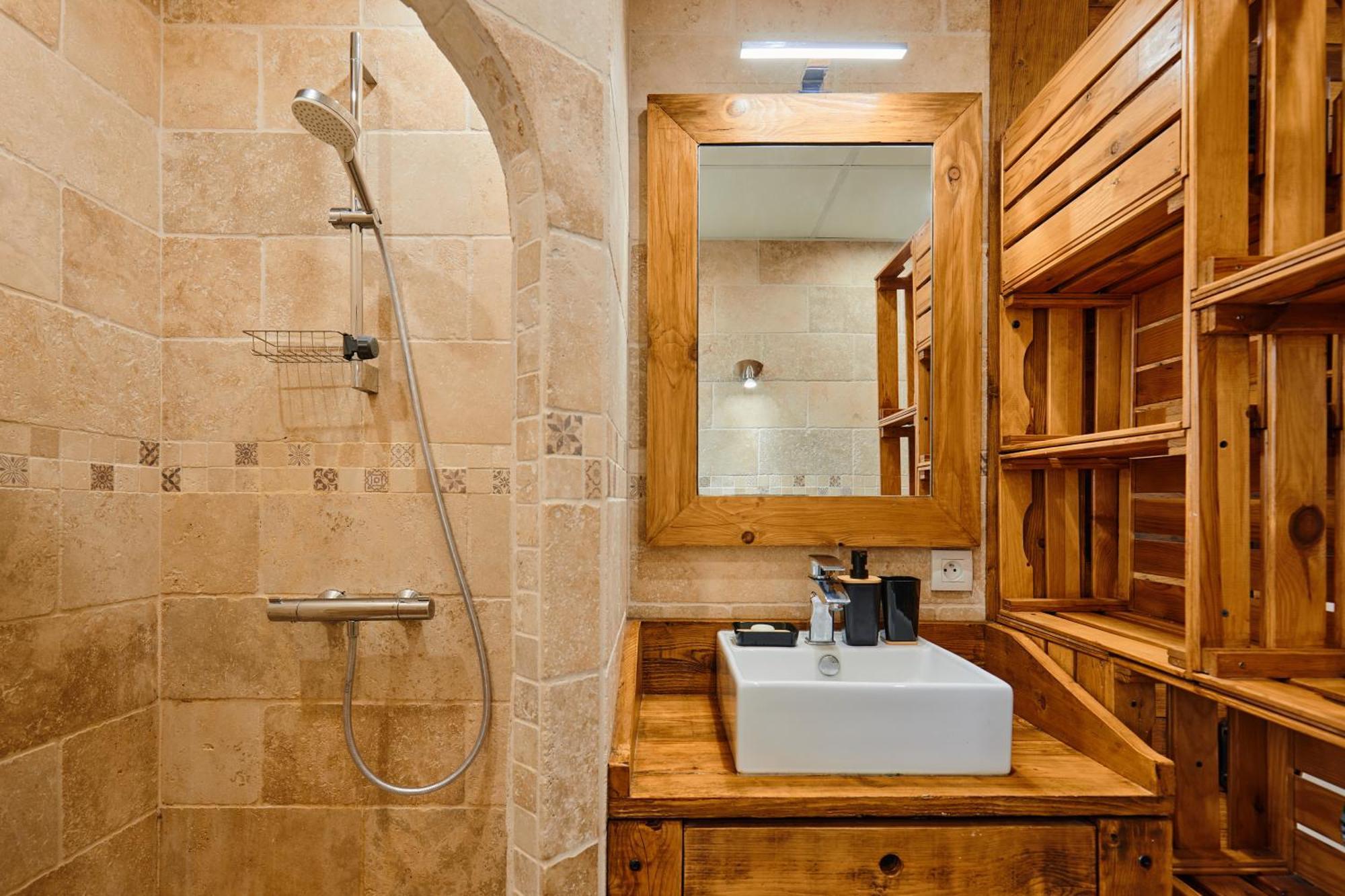Les Hirondelles - 2 Chambres, 3 Lits, Climatisation Et Balcon Bourg-en-Bresse Exterior foto